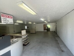 12325-12329 US Highway 301, Dade City, FL for lease Interior Photo- Image 1 of 8