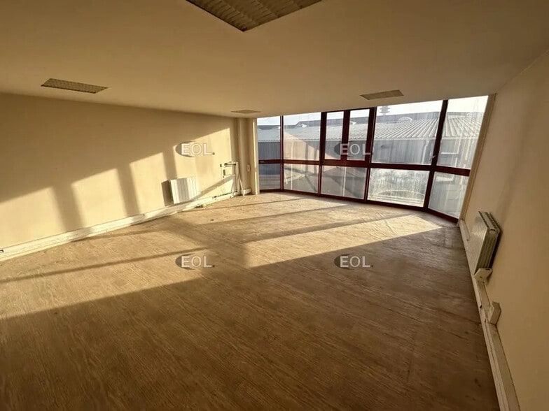 Industrial in Champigny-sur-Marne for lease - Building Photo - Image 3 of 6