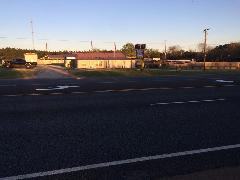 47170 N US Highway 69, Mount Selman, TX 75757