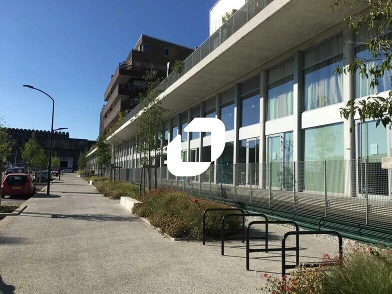 Office in Bordeaux for lease - Building Photo - Image 1 of 5