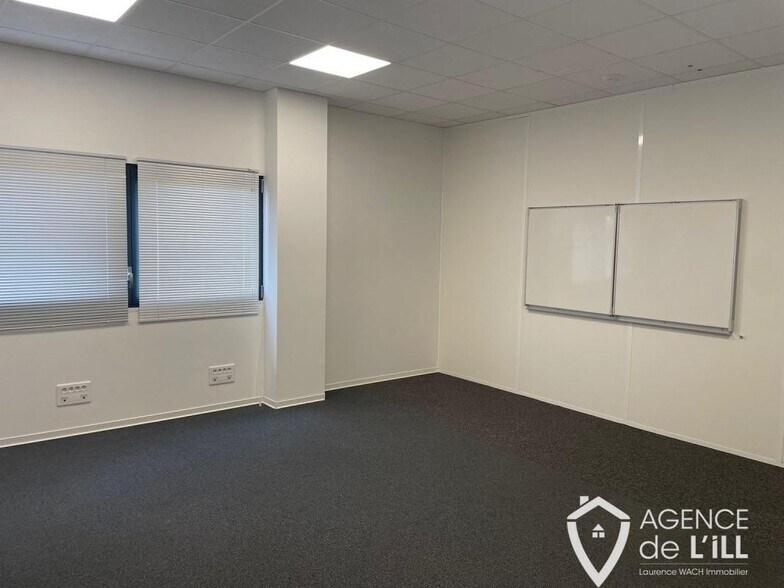 Retail in Colmar for lease - Interior Photo - Image 3 of 3