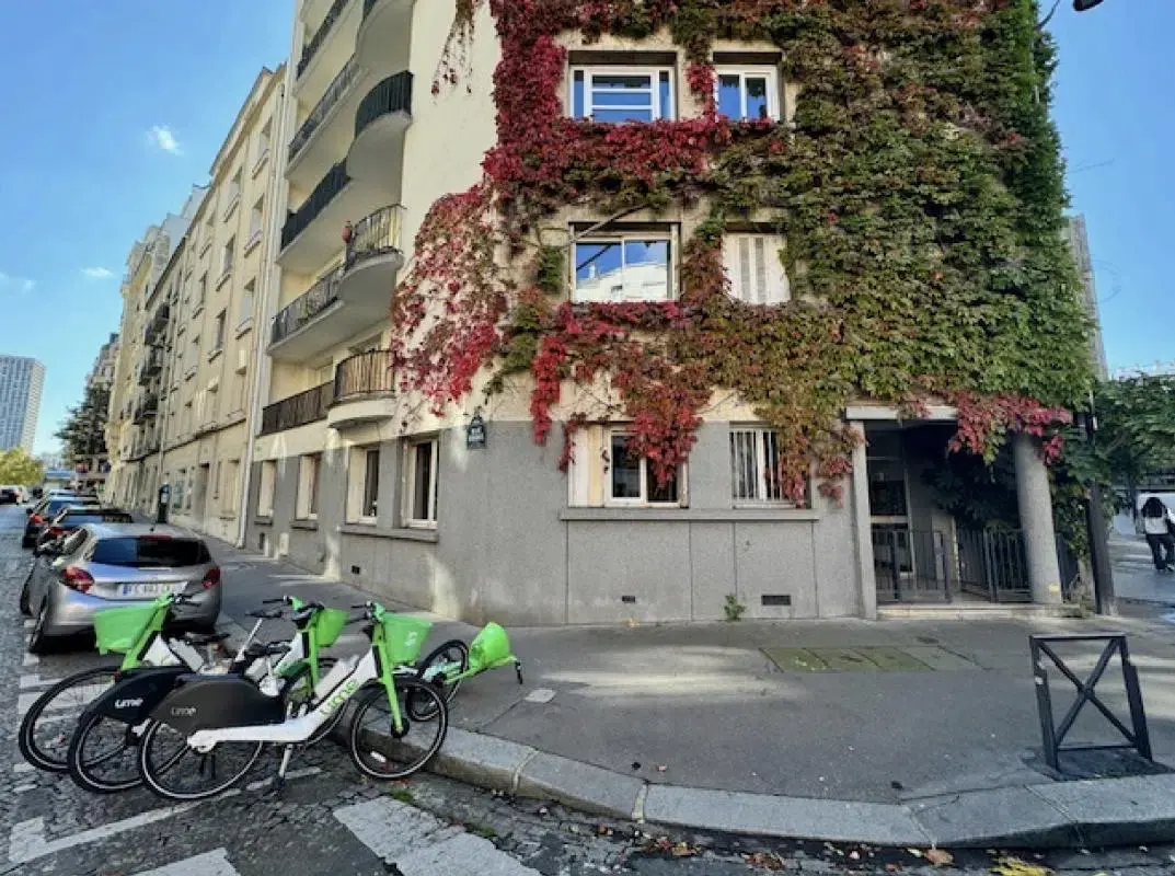 Office in Paris for lease Building Photo- Image 1 of 5