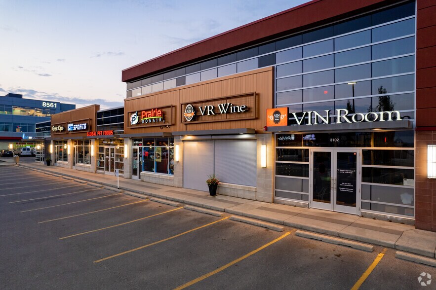 8561 8A Ave SW, Calgary, AB for sale - Primary Photo - Image 1 of 1