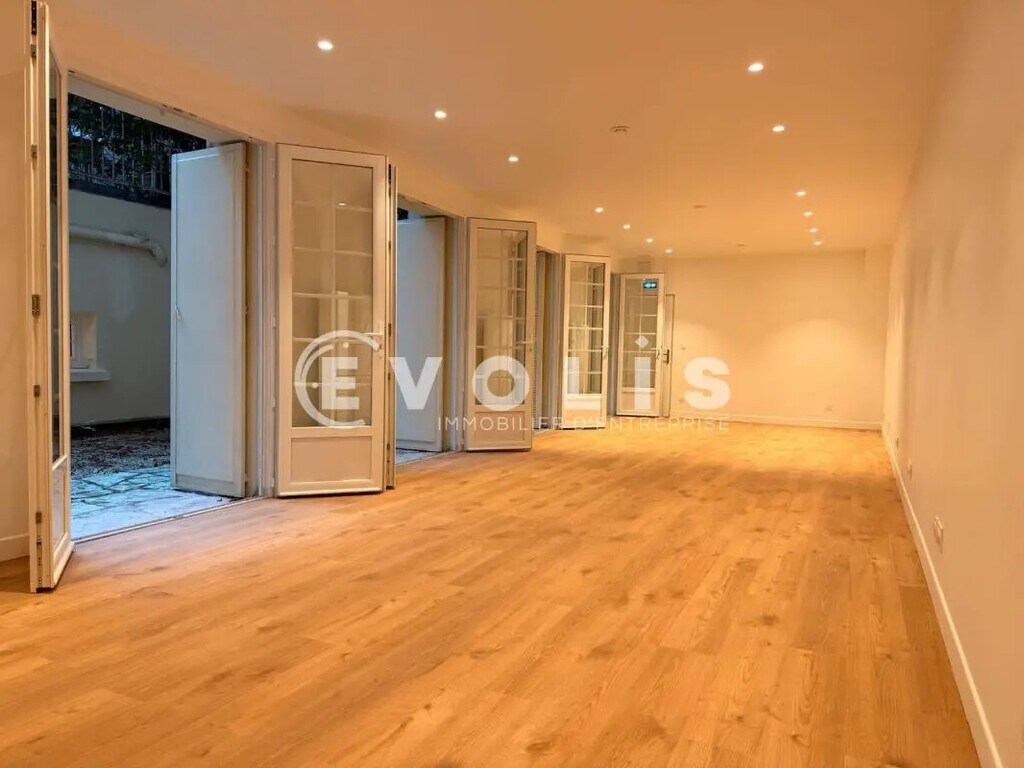 Location Bureaux 105 m² - Photo 1