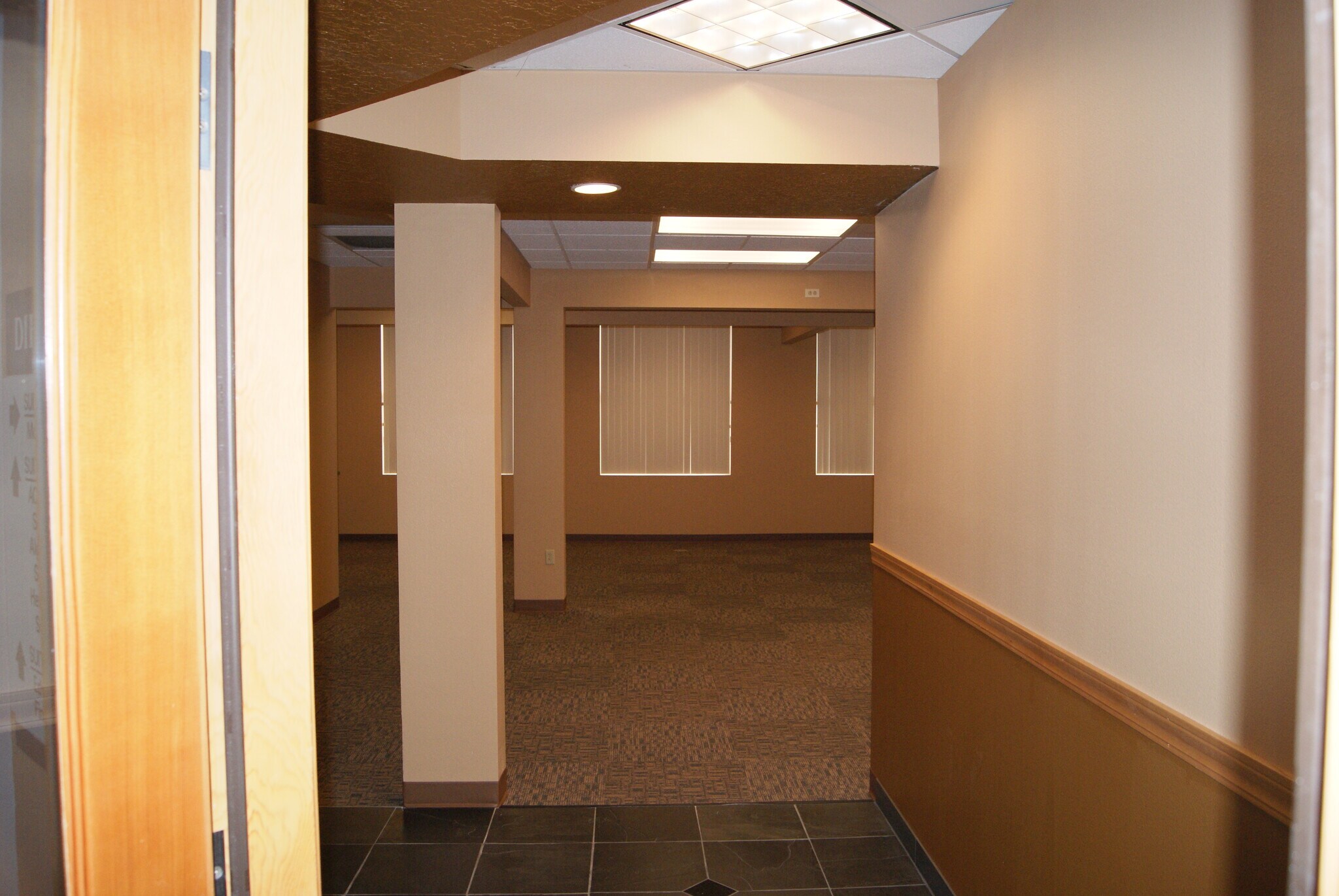 755 Vandercook Way, Longview, WA 98632 Office for Lease