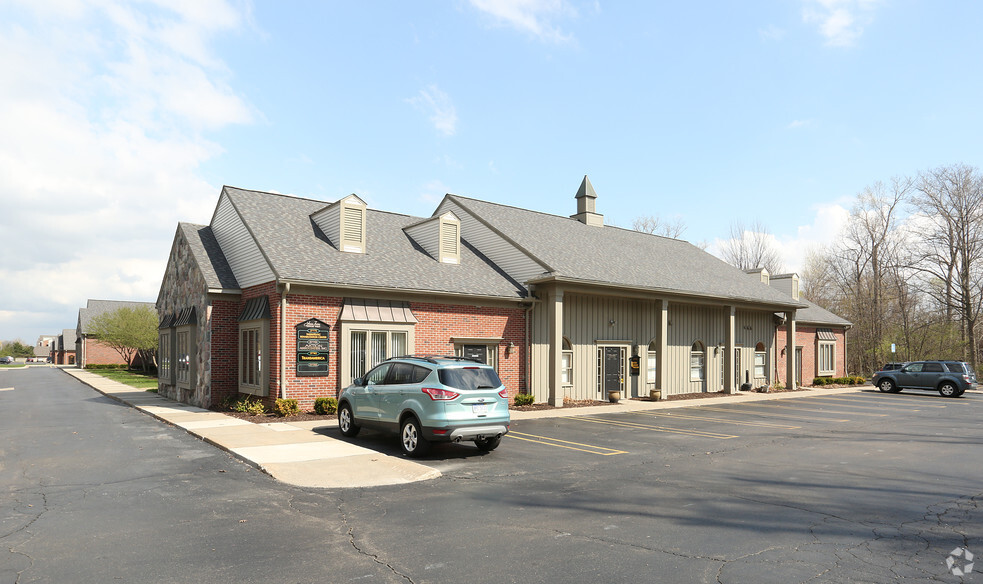 37701-37785 Pembroke Ave, Livonia, MI for lease - Building Photo - Image 3 of 5