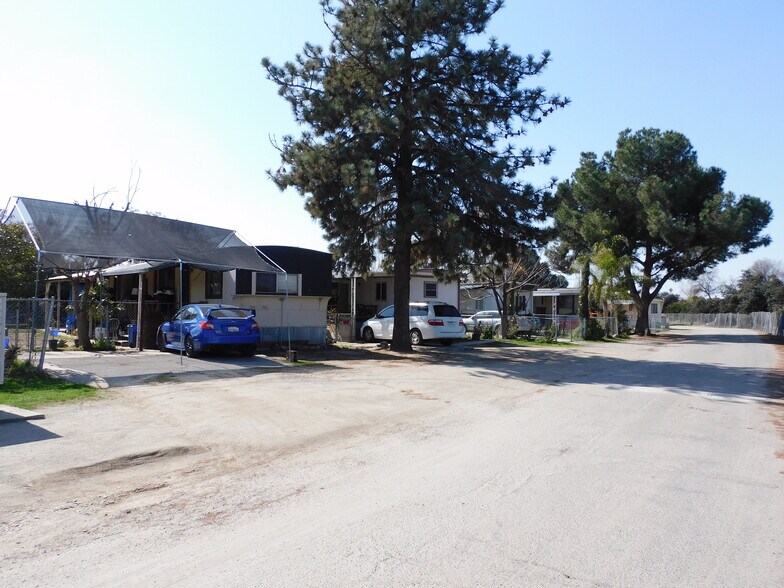 815-849 S Indiana St, Porterville, CA for sale - Building Photo - Image 1 of 1