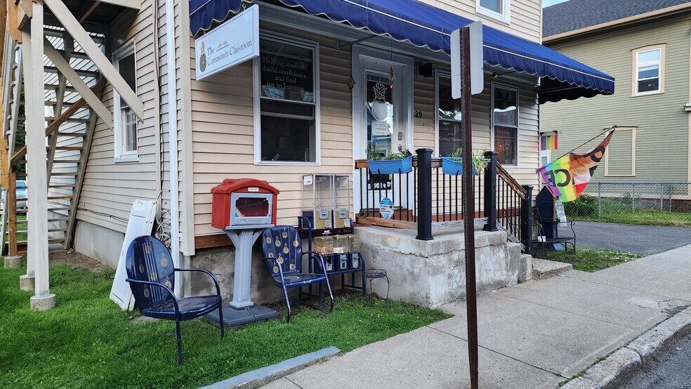 29 N Maple St, Florence, MA for sale - Building Photo - Image 1 of 1