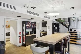 16 Place De La République, Paris for lease Interior Photo- Image 1 of 13