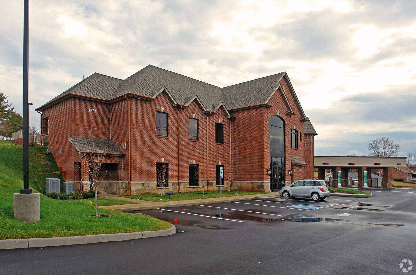 9261 Middlebrook Pike, Knoxville, TN 37931