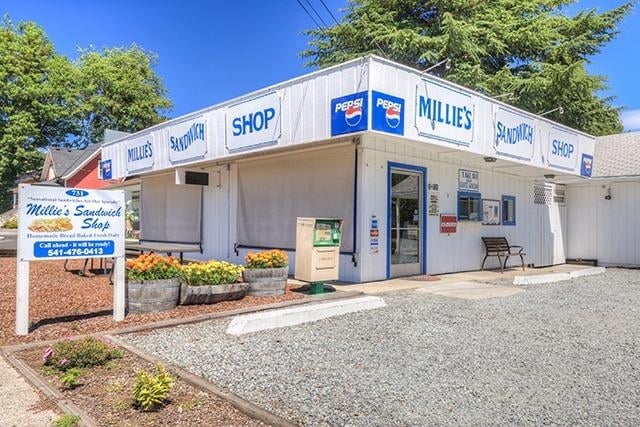 729-739 NE 7th St, Grants Pass, OR for sale Building Photo- Image 1 of 1