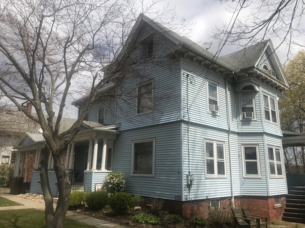 991 Worthington Rdg, Berlin, CT 06037