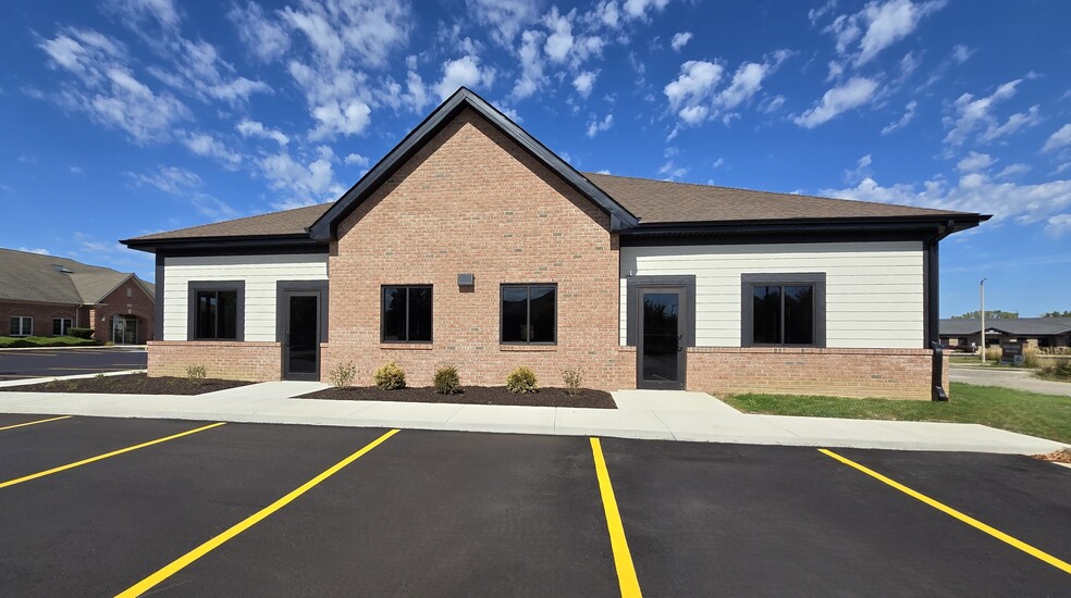 804 Geneva Parkway, Lake Geneva, WI for lease - Building Photo - Image 3 of 4