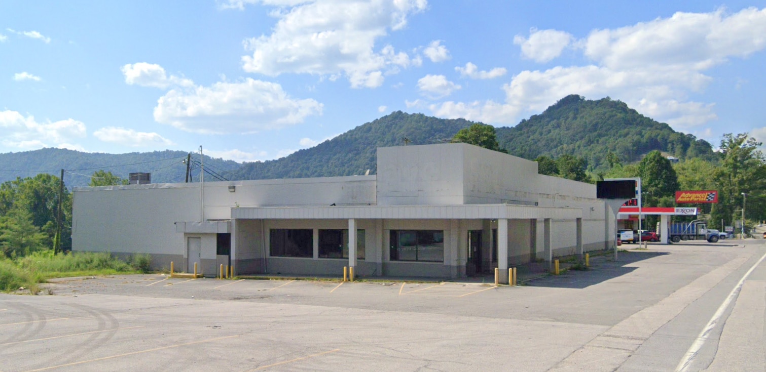 5548 E DuPont Ave, Cedar Grove, WV for lease Primary Photo- Image 1 of 7