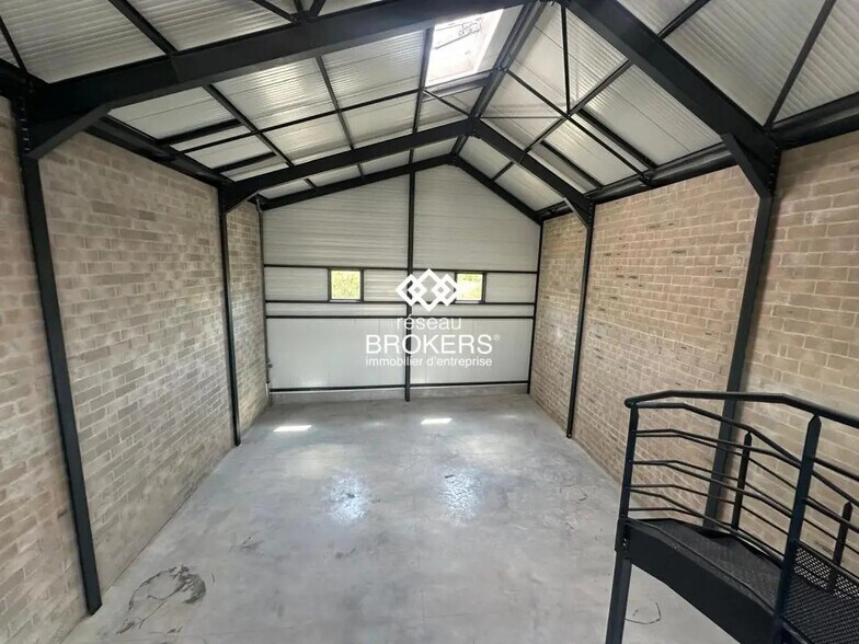 Industrial in Groslay for lease - Interior Photo - Image 3 of 4