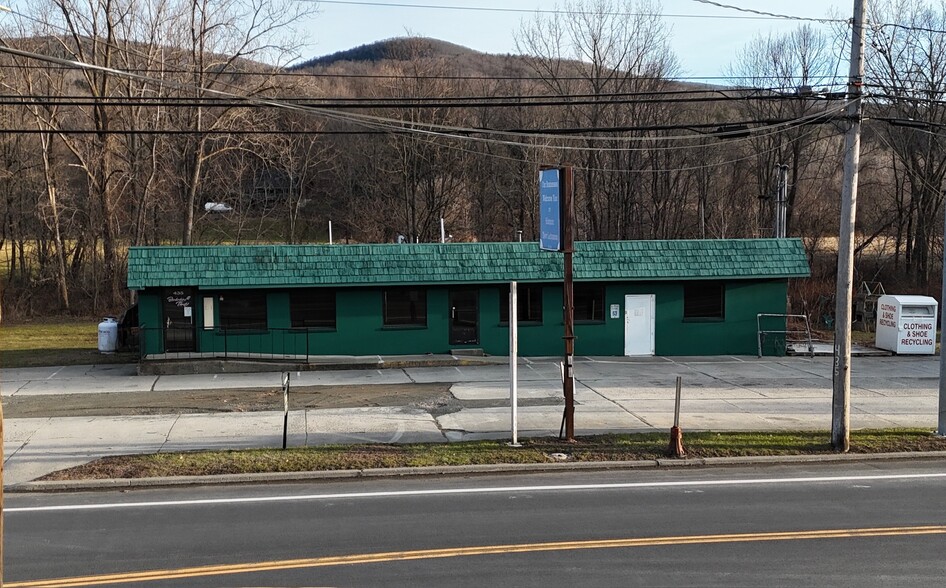 425 Columbia Pike, New Lebanon, NY for sale - Building Photo - Image 2 of 16