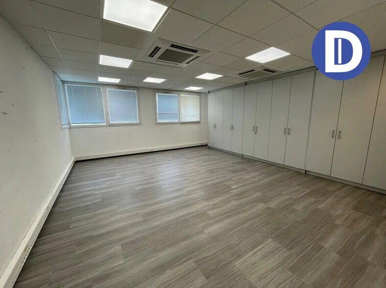 Office in Metz for lease - Interior Photo - Image 2 of 6