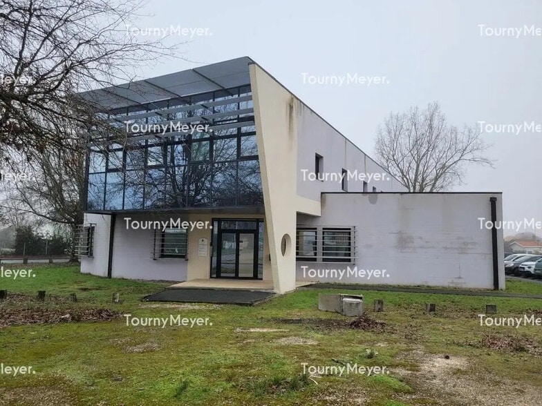 Office in Pauillac for sale - Building Photo - Image 3 of 8