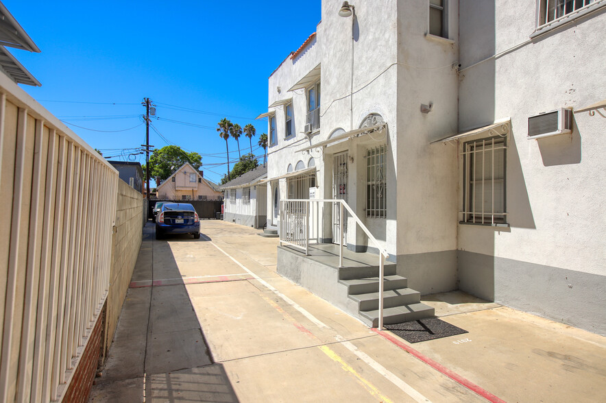 2917 Walton Ave, Los Angeles, CA for sale - Building Photo - Image 3 of 14