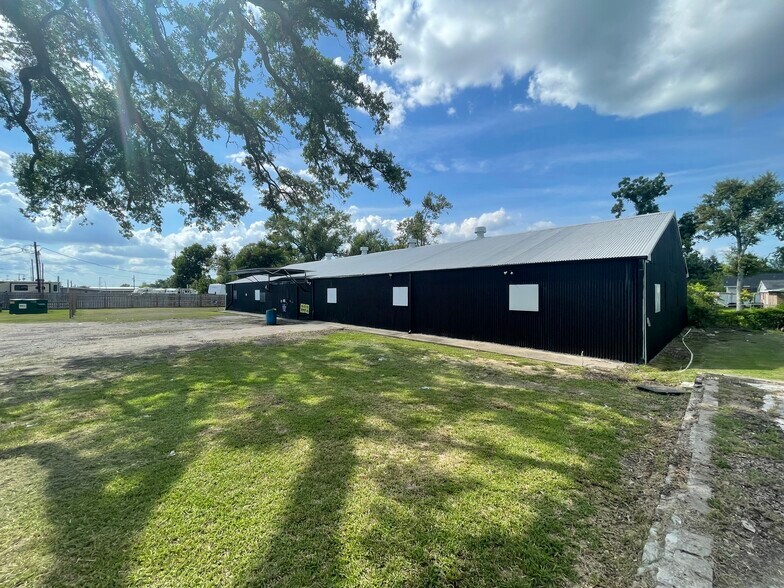 2331 1/2 Broad St, Lake Charles, LA for sale - Primary Photo - Image 1 of 2