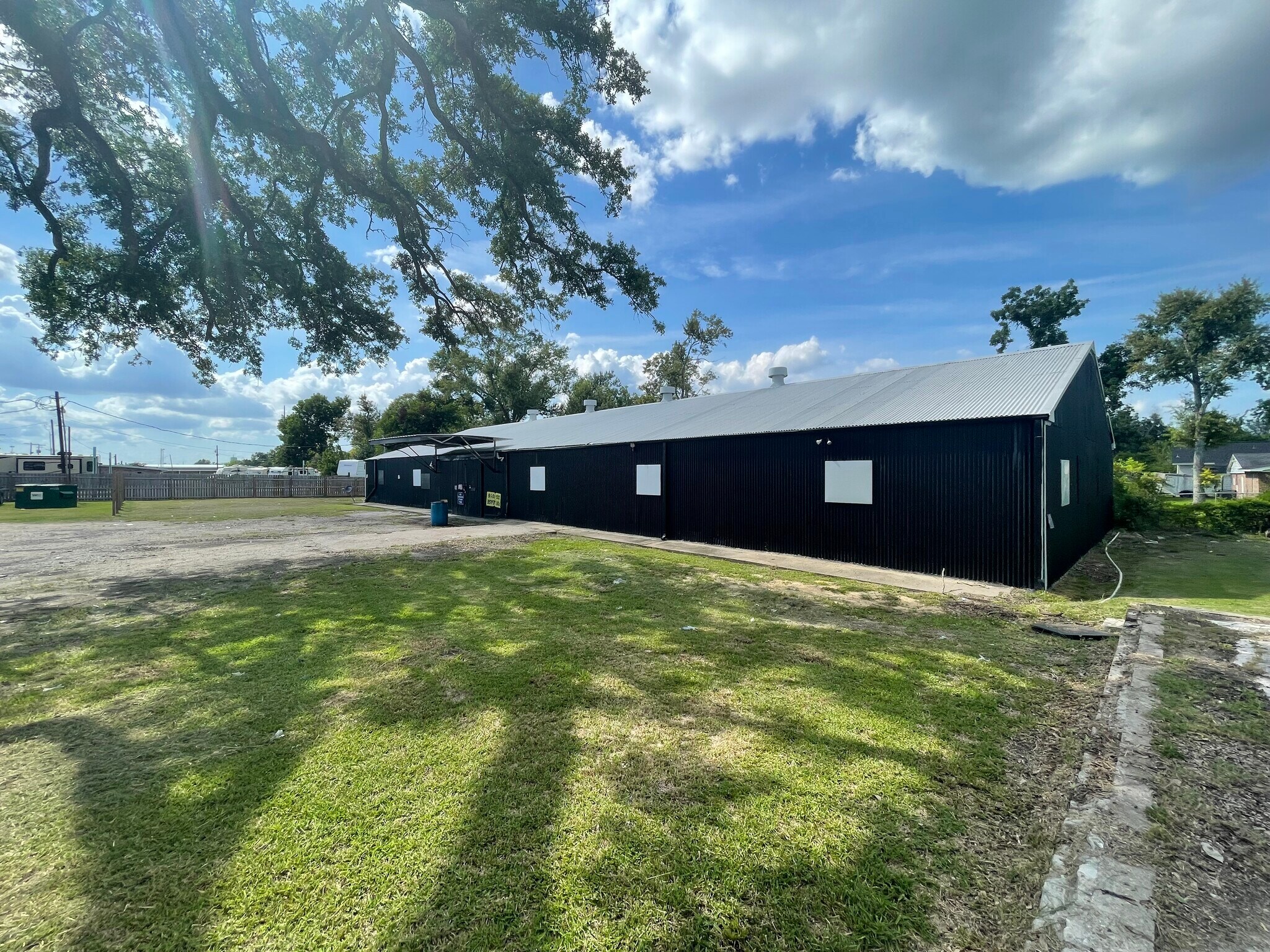 2331 1/2 Broad St, Lake Charles, LA for sale Primary Photo- Image 1 of 3