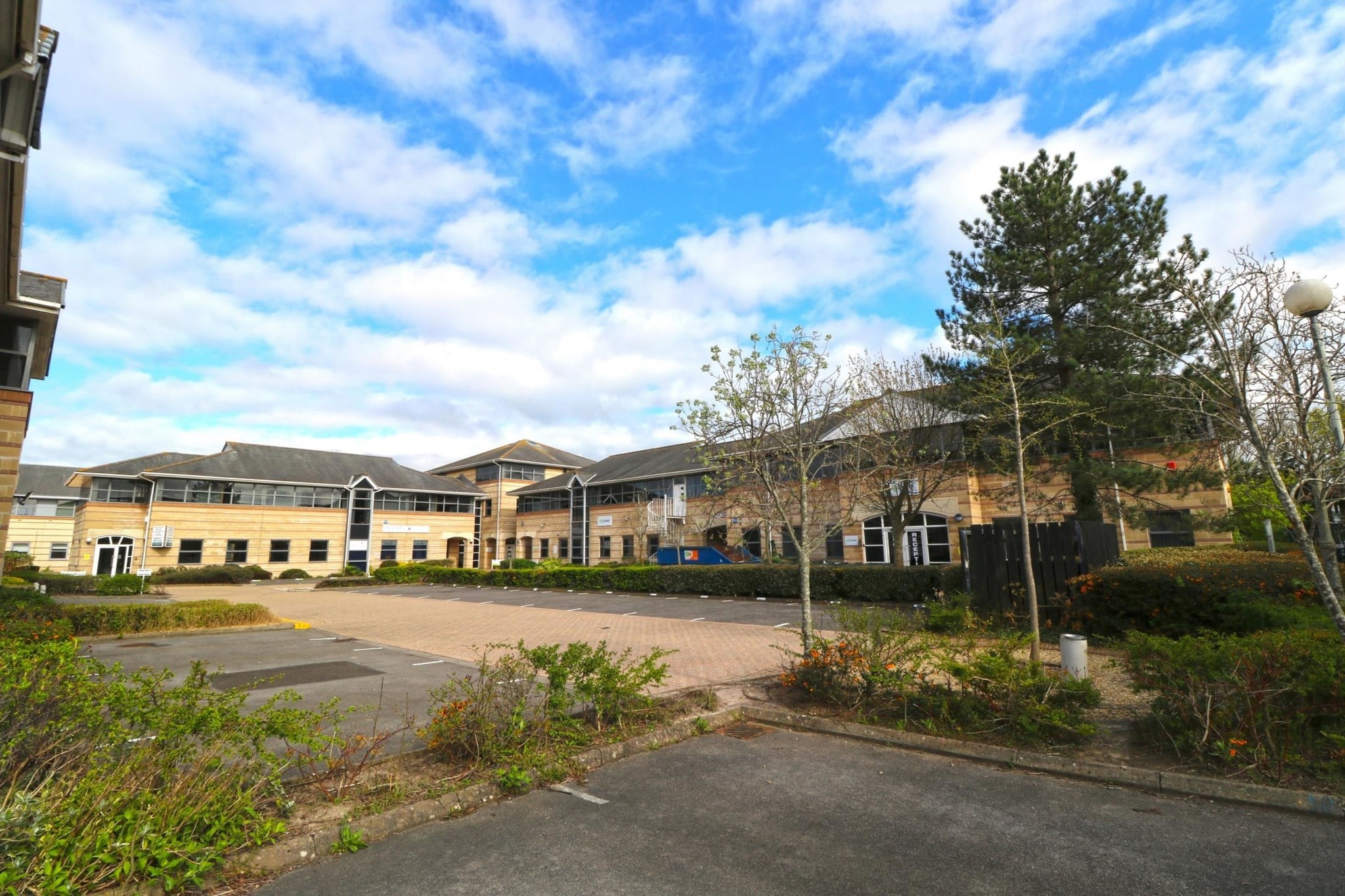 306 Worle Pky, Weston Super Mare for sale Primary Photo- Image 1 of 1