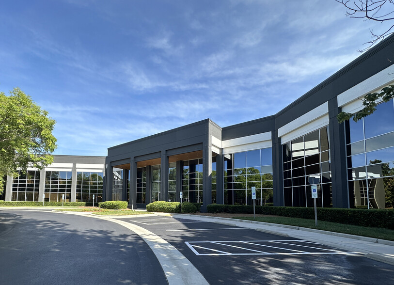 1800 Perimeter Park Dr, Morrisville, NC for lease - Building Photo - Image 1 of 4