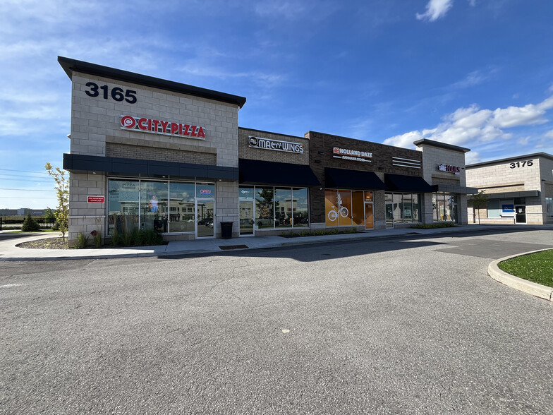 225 Select Ave, Toronto, ON for lease - Building Photo - Image 3 of 6