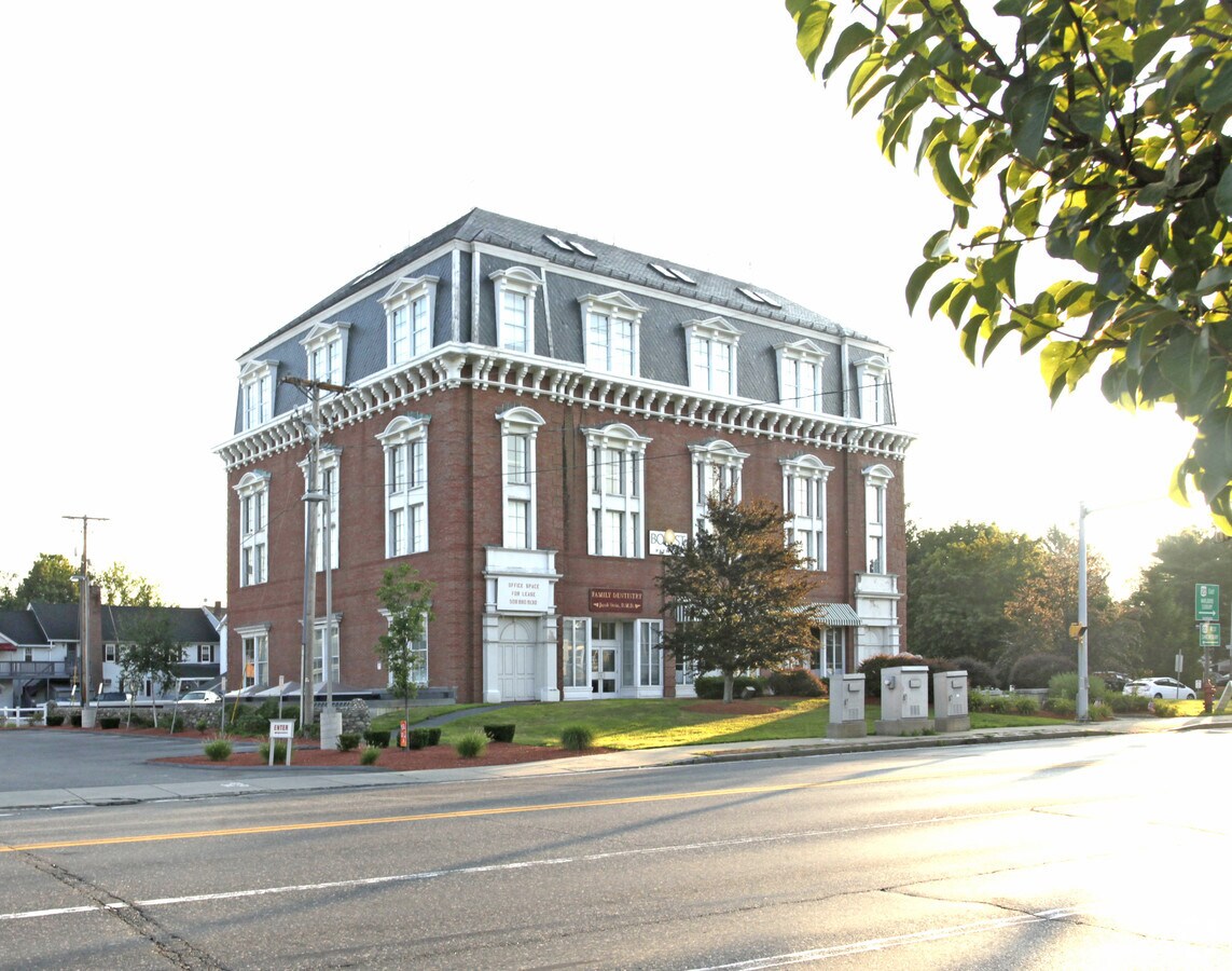 4 W Main St, Northborough, MA 01532 Property Record