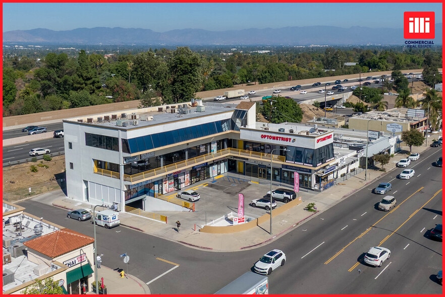 19737 Ventura Blvd, Woodland Hills, CA for lease - Building Photo - Image 1 of 2