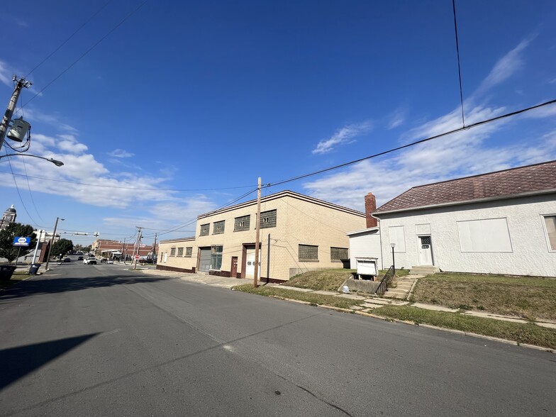 408 E Washington St, Frankfort, IN for sale - Building Photo - Image 3 of 6