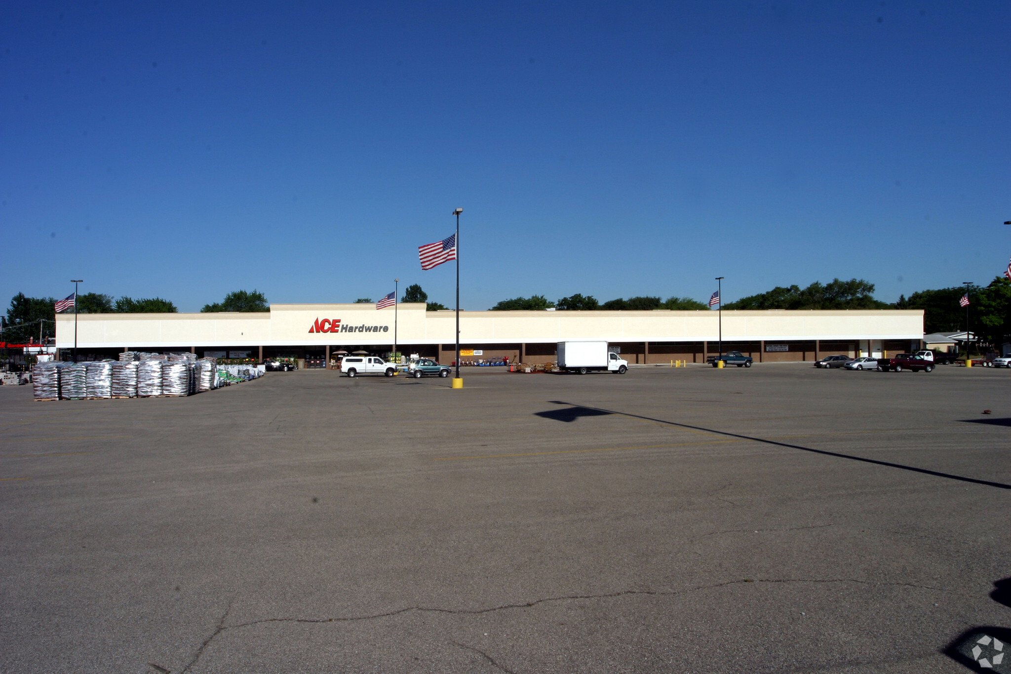 3232 N Lewis Ave, Waukegan, IL for lease Building Photo- Image 1 of 12