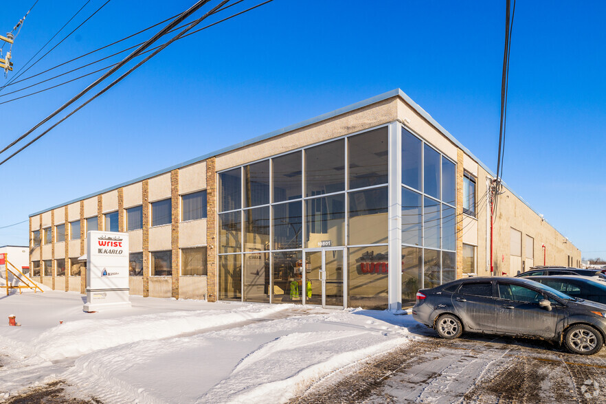 10801 Boul Ray-Lawson, Montréal, QC for lease - Building Photo - Image 1 of 4