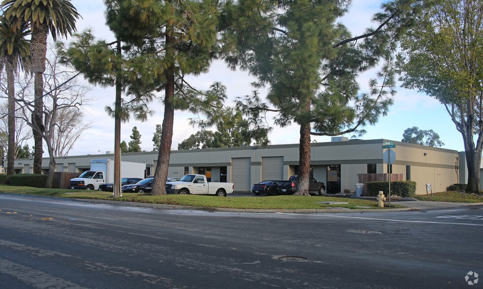 44100-44170 Old Warm Springs Blvd, Fremont, CA for lease - Building Photo - Image 2 of 2