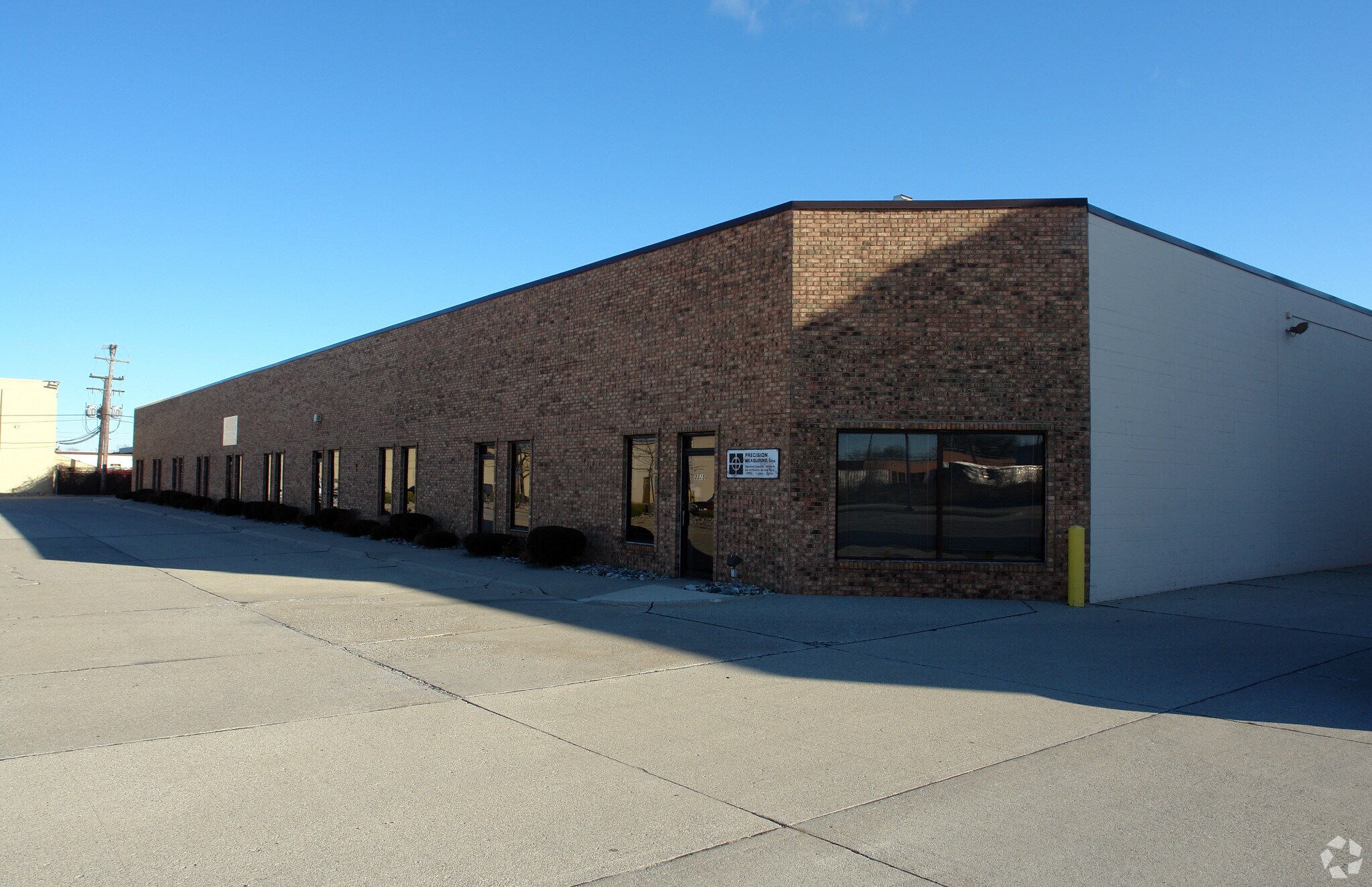 33250-33262 Groesbeck Hwy, Fraser, MI for sale Primary Photo- Image 1 of 1