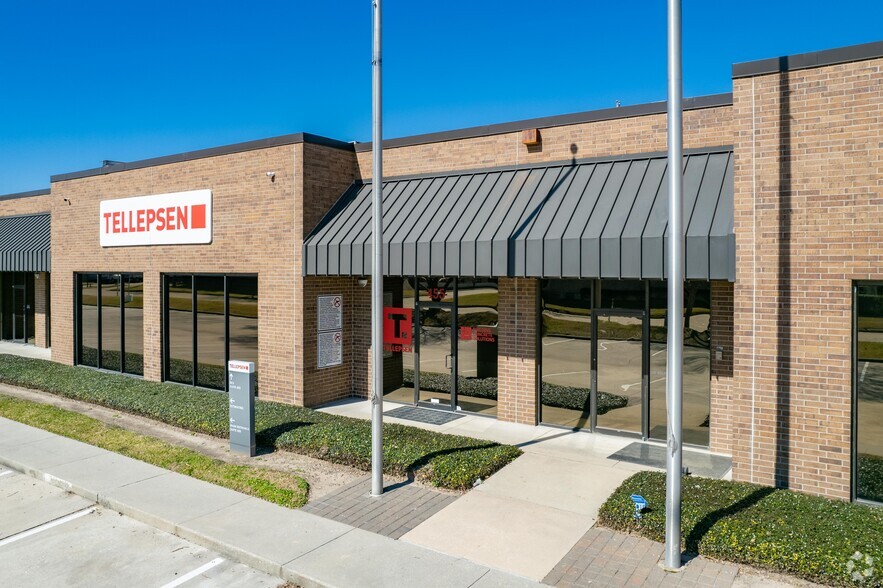 15603 W Hardy Rd, Houston, TX for lease - Building Photo - Image 3 of 28