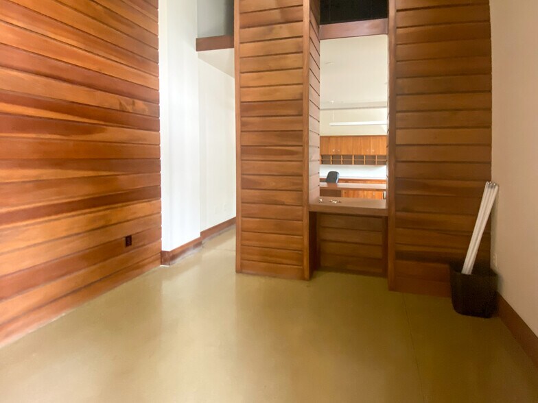 601-605 Third St NW, Grand Rapids, MI for sale - Lobby - Image 1 of 1