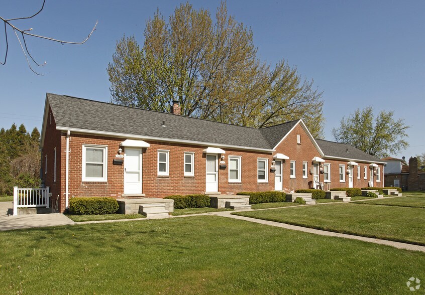 3114-3140 Niagara St, Wayne, MI for sale - Primary Photo - Image 1 of 1
