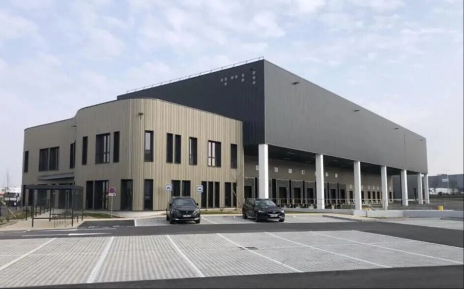 Office in Corbas for lease - Building Photo - Image 1 of 1