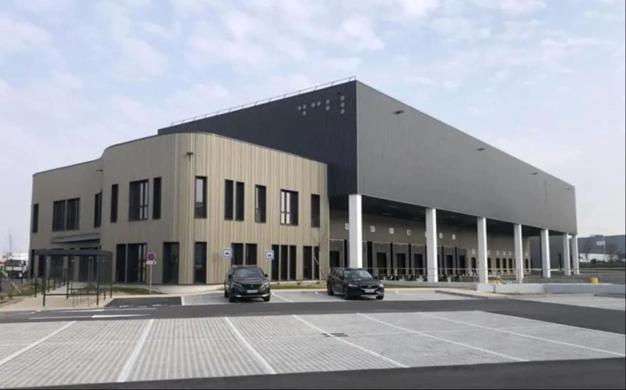 Office in Corbas for lease Building Photo- Image 1 of 2