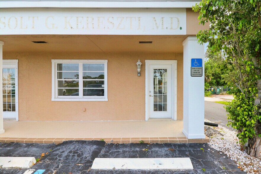 84798521 S US Highway 1, Port Saint Lucie, FL 34952 8479 S US HWY 1