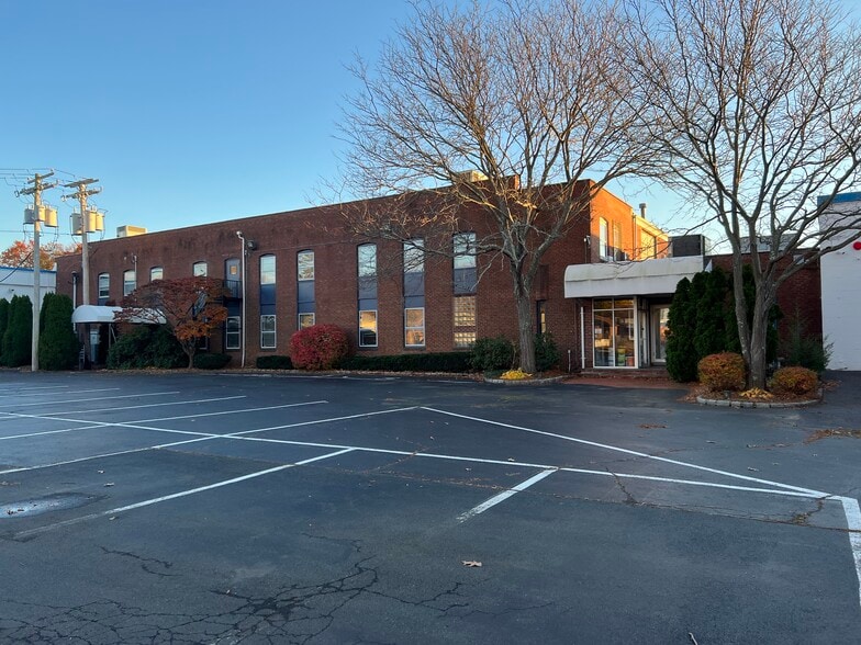 250-260 Dodge Ave, East Haven, CT for lease - Building Photo - Image 1 of 7