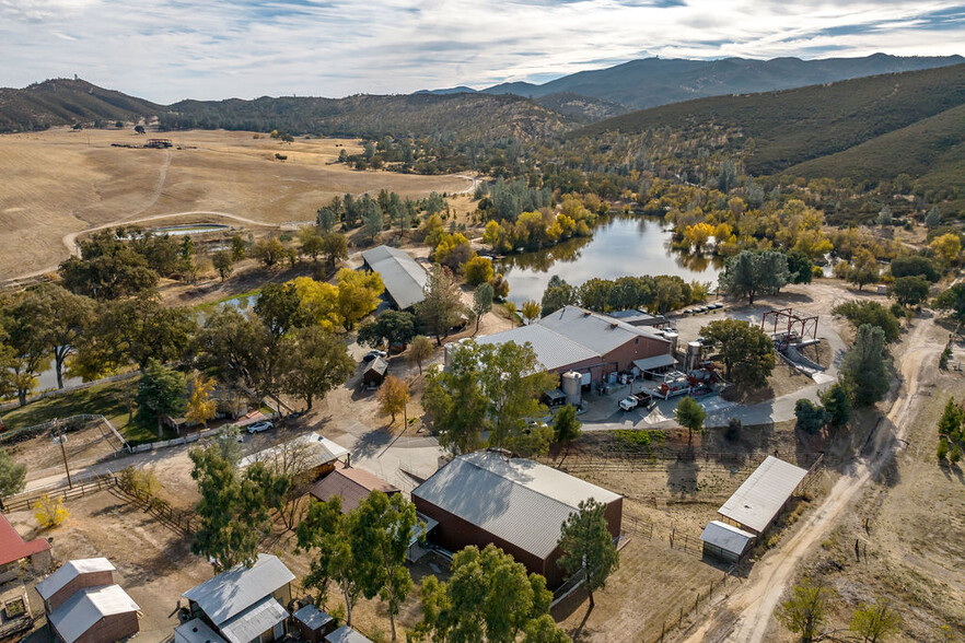 679 Calf Canyon Hwy, Creston, CA for lease - Primary Photo - Image 1 of 70