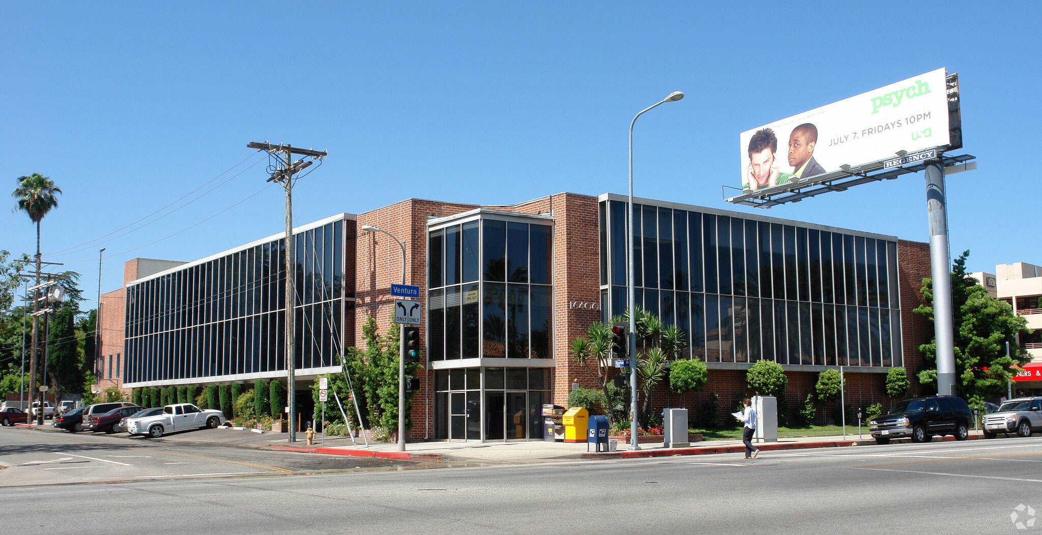 16400 Ventura Blvd, Encino, CA for lease Primary Photo- Image 1 of 6