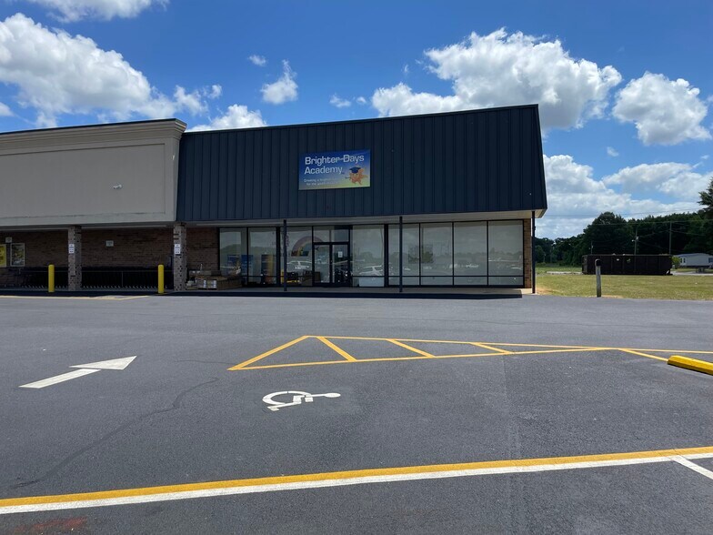 91 Food Lion Rd, Scotland Neck, NC for lease - Building Photo - Image 1 of 6