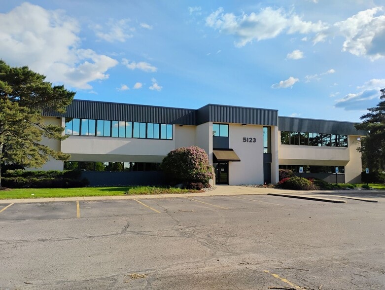 5123 W St Joe Hwy, Lansing, MI for lease - Building Photo - Image 1 of 5