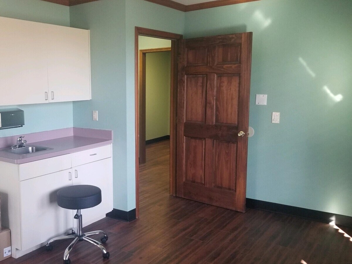 1128 Villa Linde Ct, Flint, MI 48532 Bldg D