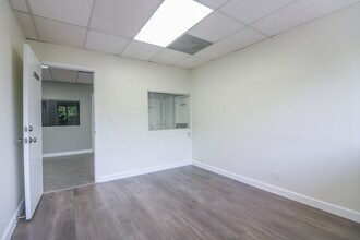 501 Golden Isles Dr, Hallandale Beach, FL for lease Building Photo- Image 1 of 3
