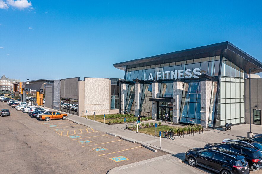 4210-4228 Gateway Blvd, Edmonton, AB for lease - Building Photo - Image 1 of 5