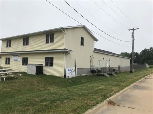 1523 11th St, DeWitt, IA for sale Primary Photo- Image 1 of 1